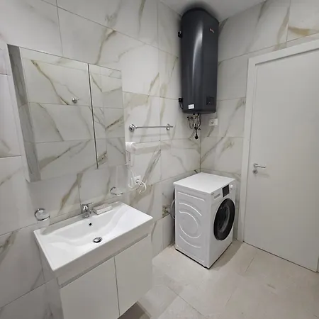 Amara Apartment *
